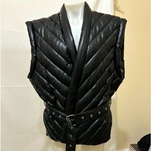 Women’s Vest jacket New Size Large Very cute